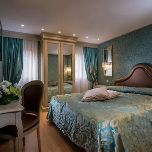 Ca' Marinella Otel