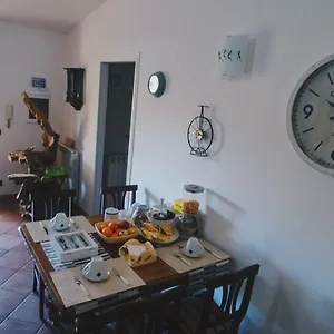 Pensión Clock's House 