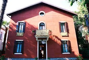Villa Casanova Benátky – Lido 3*,